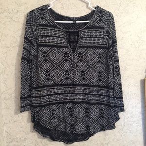 🆕 NWOT Lucky Brand Aztec print keyhole shirt